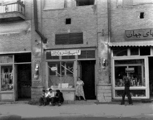 رستوران کبابی در خیابان مولوی، دهه 40