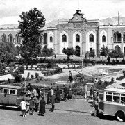ساختمان شهرداری و میدان توپخانه در دهه سی خورشیدی